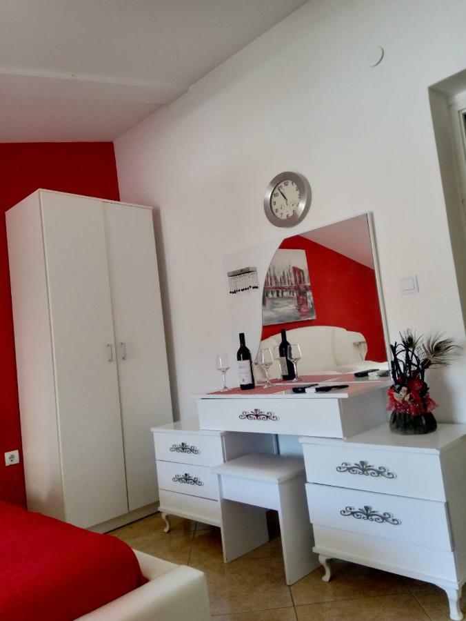 Apartmani M تْشيرسيك نوفي المظهر الخارجي الصورة