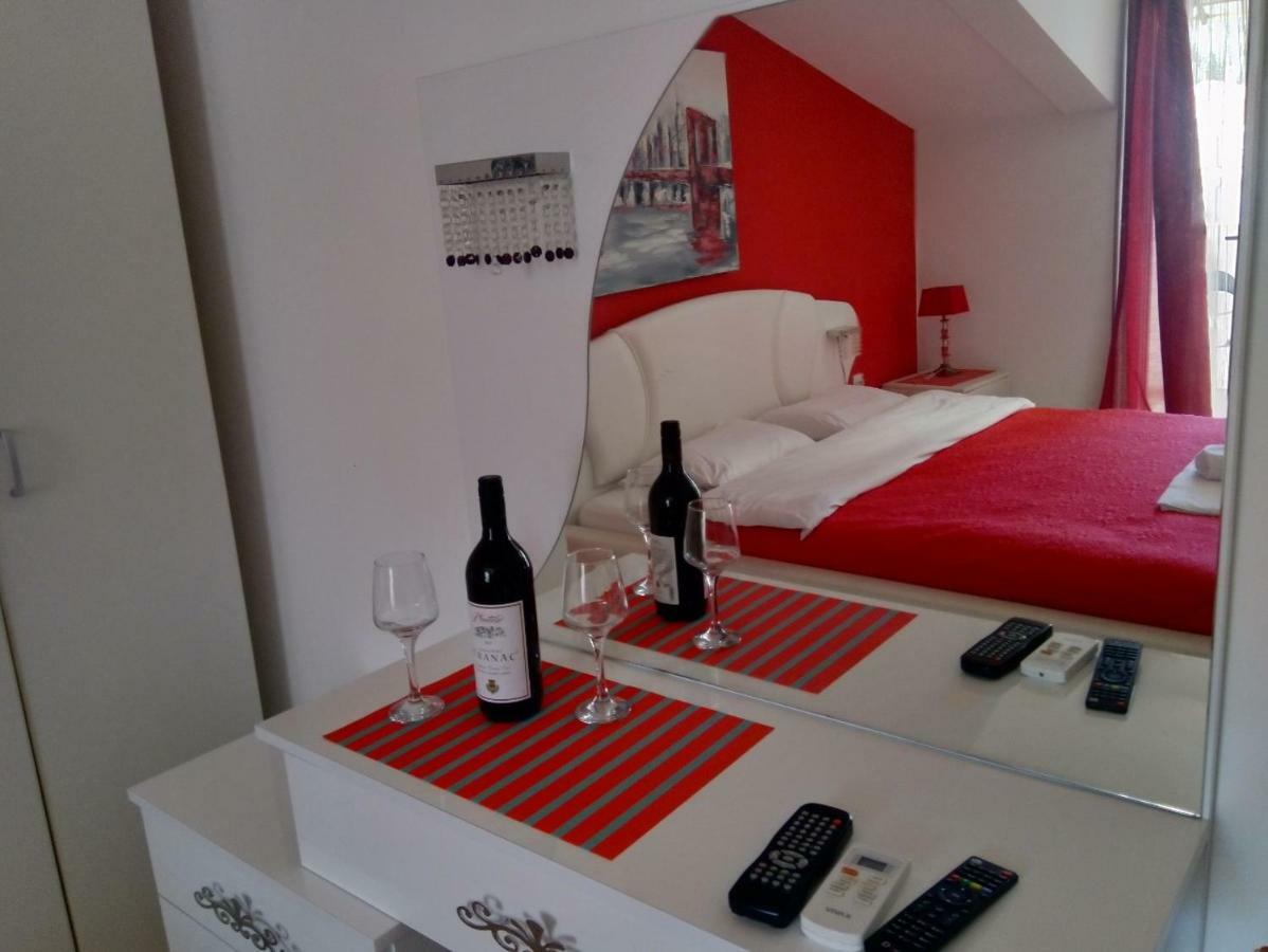 Apartmani M تْشيرسيك نوفي المظهر الخارجي الصورة